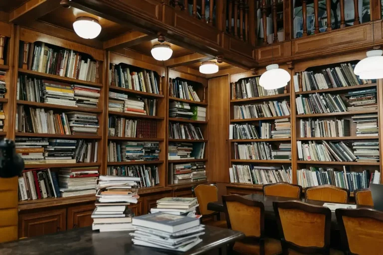 Limpieza profesional de bibliotecas y centros culturales